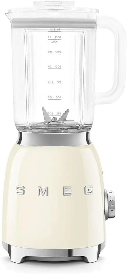 Tavolo Smeg - 800W, 1,5 L
